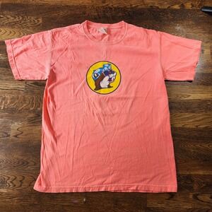 Buc-ee's Adulting Hard Graphic T-Shirt‎ Comfort Colors Coral Medium
